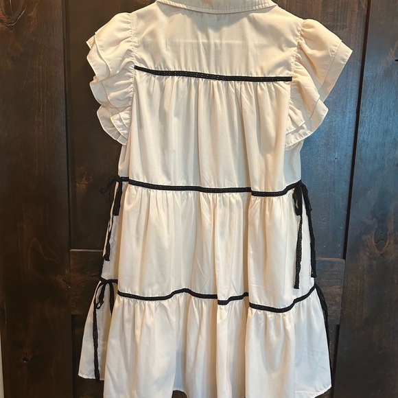 Entro Elegant Cream Dress - Picture 2 of 7